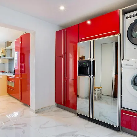 Lovely In Saint-maxime With Wifi *