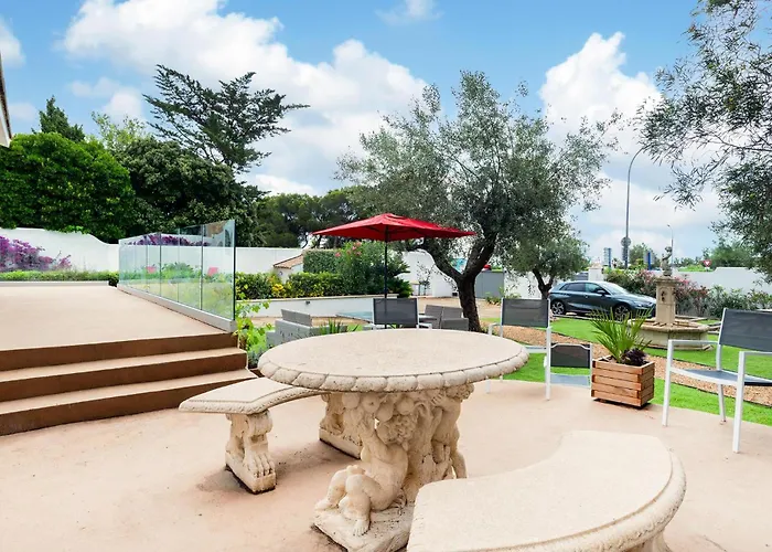 Lovely In Saint-maxime With Wifi 생트막시메